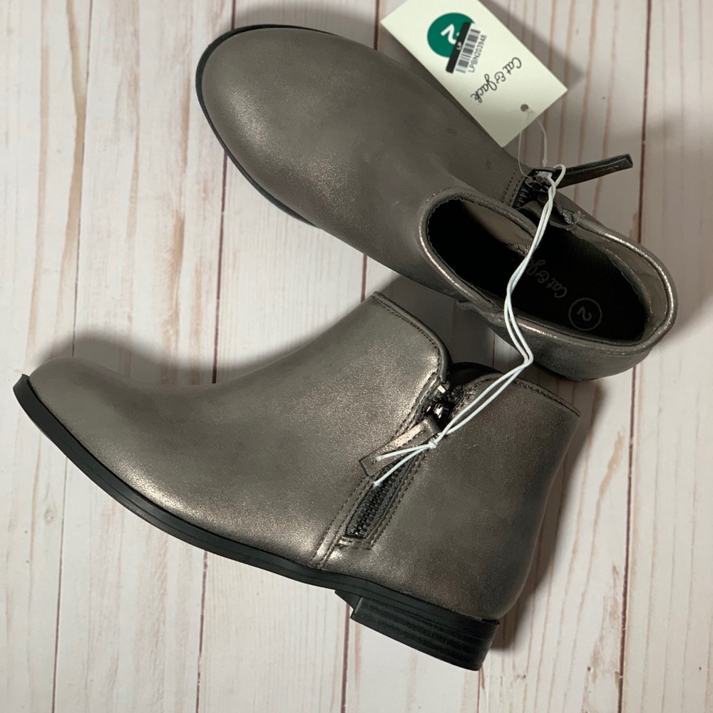 Cat & Jack Girls Pewter Ankle Boots Size 2